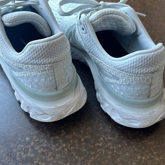Nike React Infinity Run Flyknit 3 - Light Wear - Picture 8 of 9